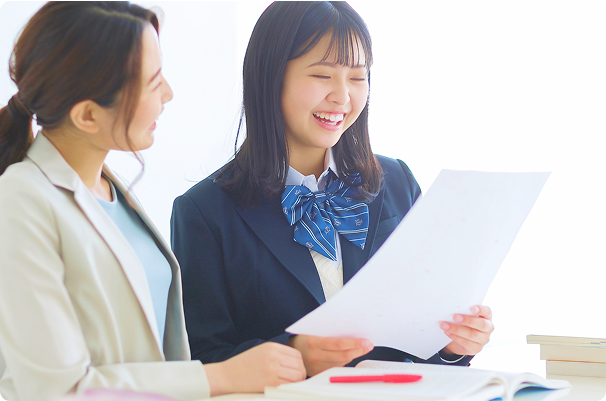 講師と一緒に学習している様子